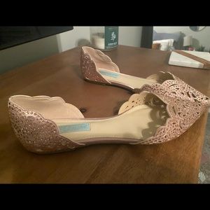 Betsy Johnson, size 8, blush color